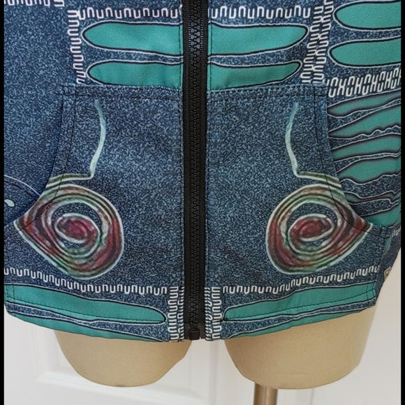 🃏 "Elf Style" Hooded Jacket - Picture 8 of 9